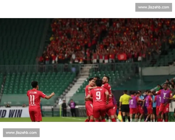 昨日赛场激情四射各队拼搏精彩瞬现球迷热议不绝 - 副本 - 副本